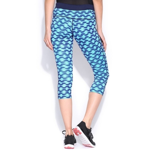 Nike Dri-Fit Blue Printed Run Relay Crop Leggings - Picture 3 of 12